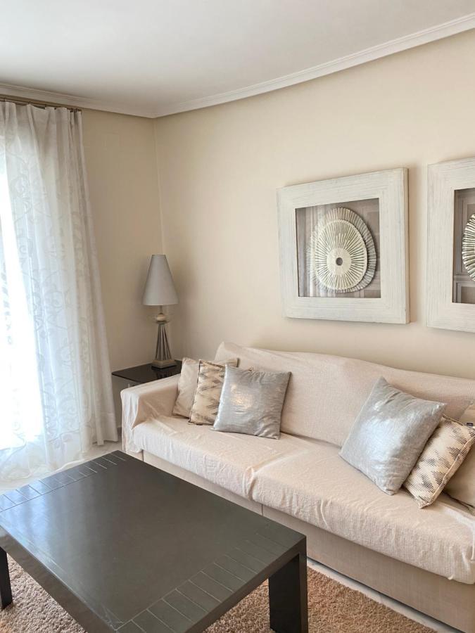 Elegant 2-Bedroom Apartment In Benidorm With Private Pool And Scenic Garden Views Cala de Finestrat Exterior photo